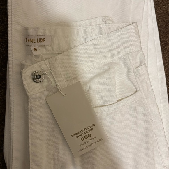 ASOS Femme Luxe mid-waist straight leg jean with side slits in white - Picture 7 of 8